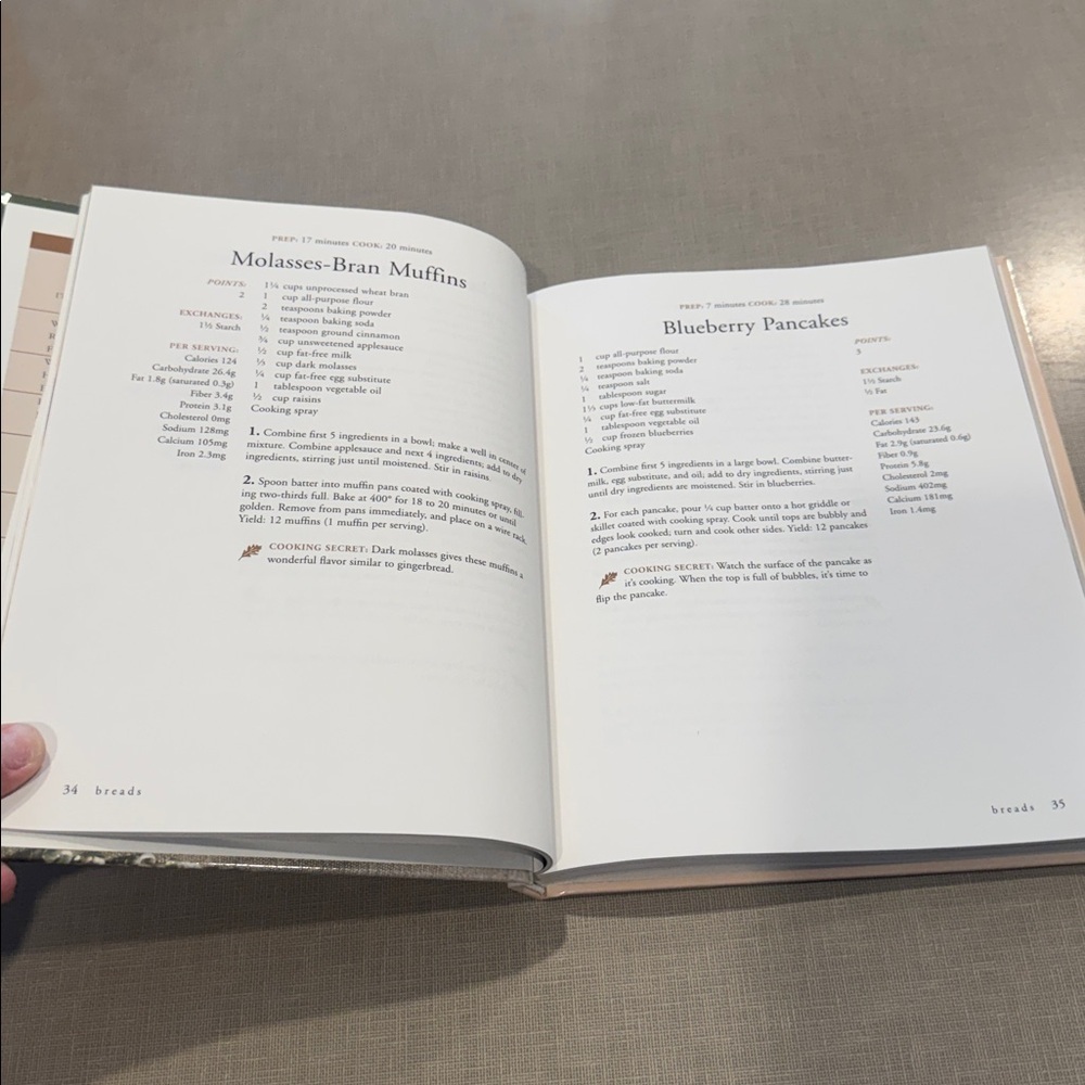Weight Watchers Simple & Classic Homecooking Cookbook - Green Cover - Picture 2 of 4